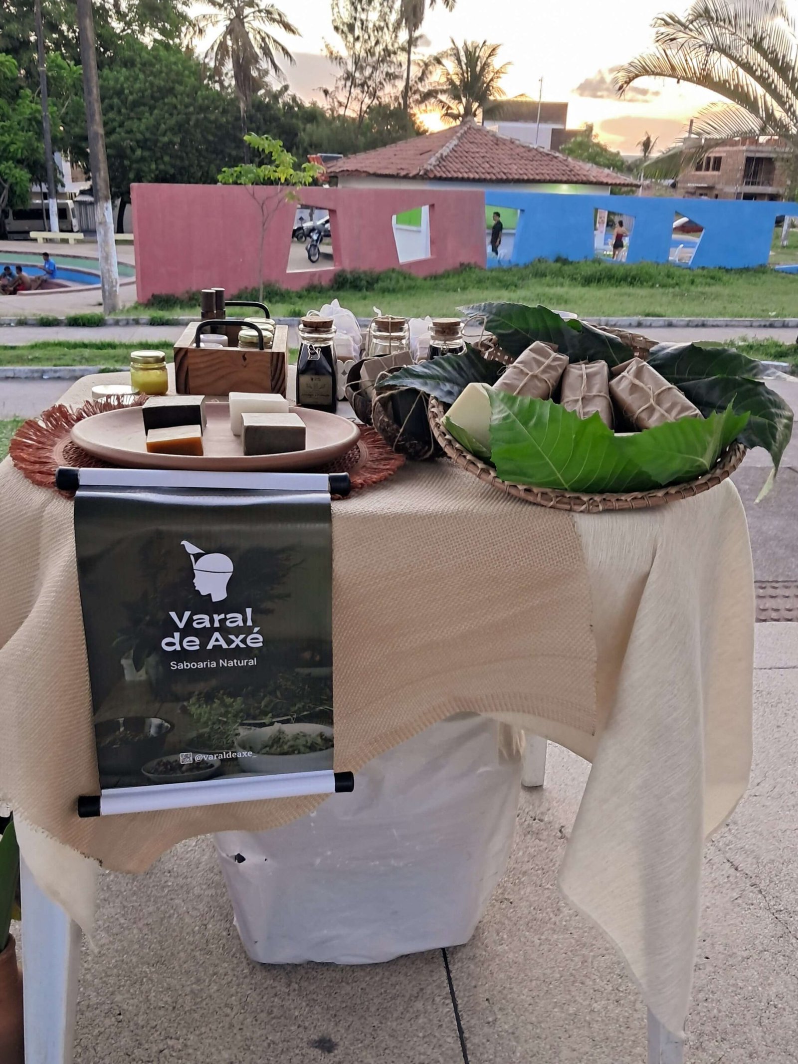 Foto da banca de venda da Varal de Axé no evento Tampores da Paz. Saboaria artesanal em João Pessoa.